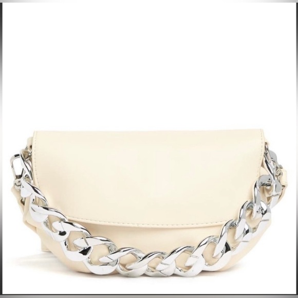 Steve Madden Handbags - ✨Steve Madden Chunky Chain Convertible to a Belt Bag and Crossbody NWT✨